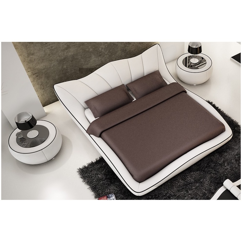 Lit en cuir italien de luxe LUXEN, blanc liseret chocolat, 140x190, en stock Lit en cuir italien de luxe LUXEN, blanc liseret chocolat, 140x190, en stock