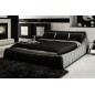 Lit en cuir italien de luxe FOSTER, noir avec 2 bandes blanches, 160x200 Lit en cuir italien de luxe FOSTER, noir avec 2 bandes blanches, 160x200
