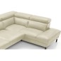 Canapé d'angle en 100% tout cuir italien de luxe 5/6 places NAYA, assise électrique qui coulisse, écru, angle droit Canapé d'angle en 100% tout cuir italien de luxe 5/6 places NAYA, assise électrique qui coulisse, écru, angle droit