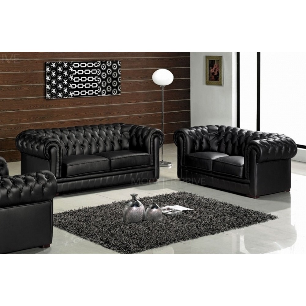 Ensemble Chesterfield 3 places et 2 places en cuir italien noir. Ensemble Chesterfield 3 places et 2 places en cuir italien noir.
