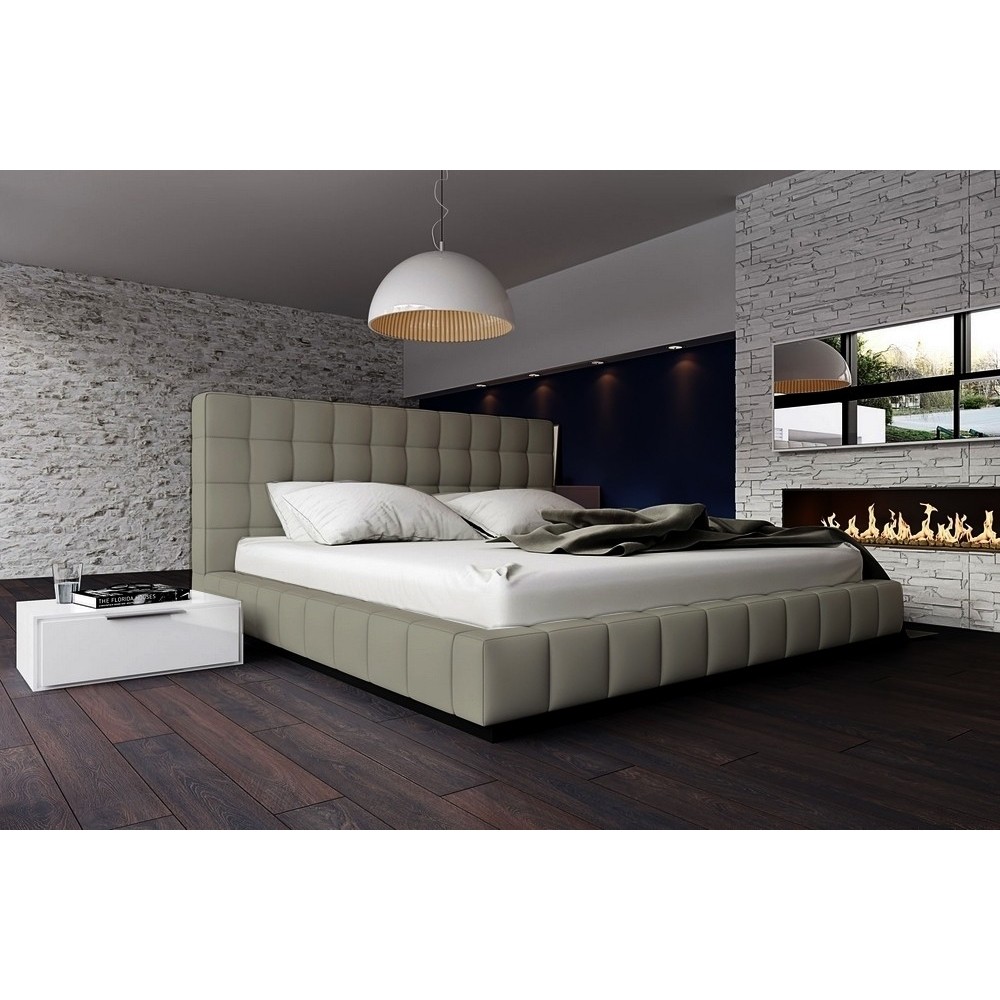 Lit design en cuir italien de luxe SILVER, gris clair, 180x200 Lit design en cuir italien de luxe SILVER, gris clair, 180x200