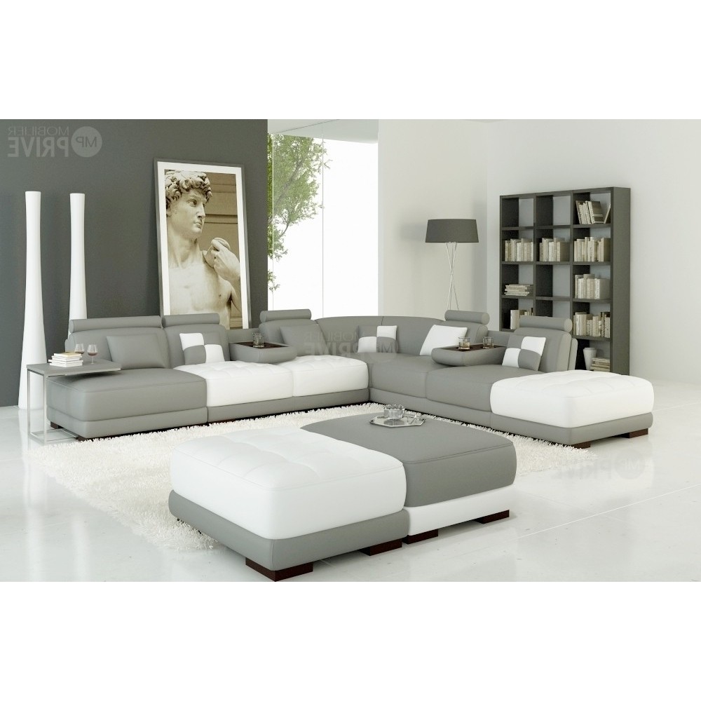 Canapé d'angle en cuir italien 7/8 places ELIXIR, gris clair et blanc, angle droit (vu de face), 1 pouf inclus, table offerte Canapé d'angle en cuir italien 7/8 places ELIXIR, gris clair et blanc, angle droit (vu de face), 1 pouf inclus, table offerte