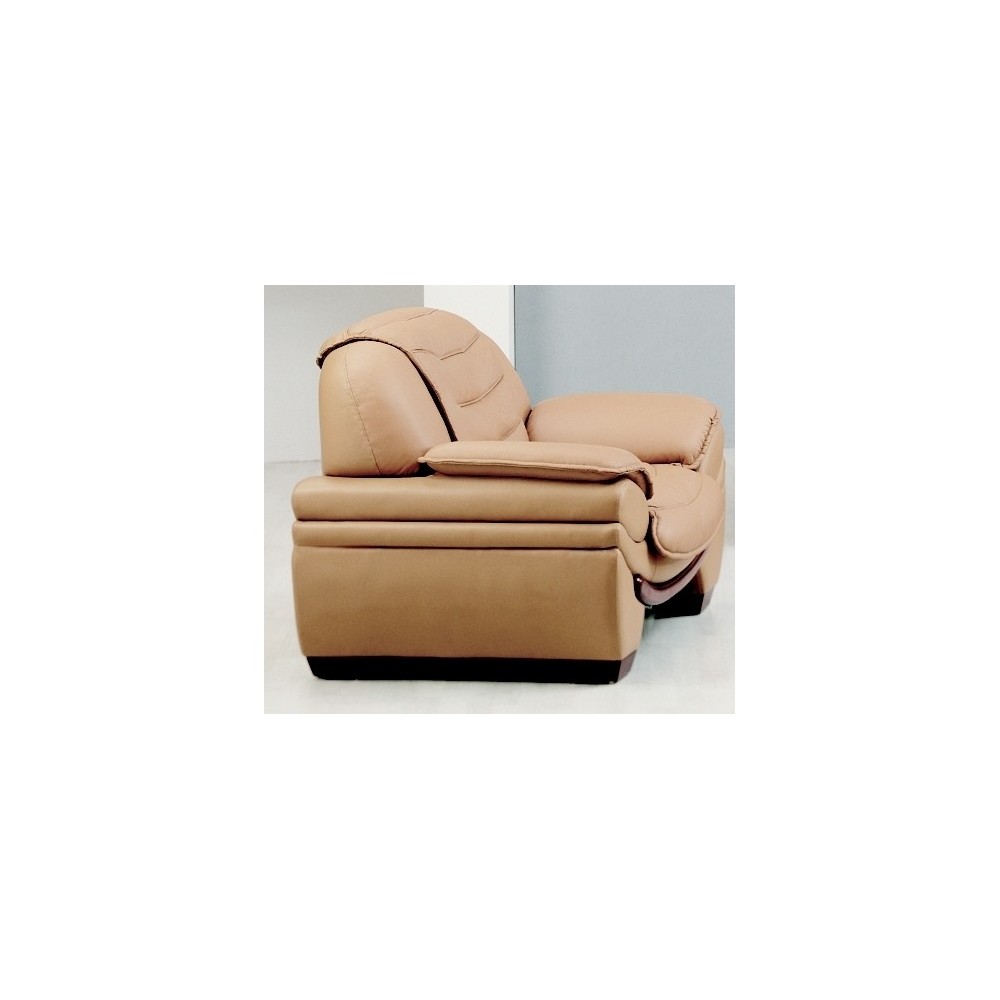 Fauteuil 1 place en cuir italien BENSON, beige. Fauteuil 1 place en cuir italien BENSON, beige.
