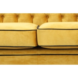 Canapé 2 places en tissu de qualité CHESTERFIELD, jaune or