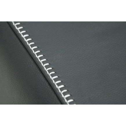 Un fauteuil 1 place en cuir italien buffle VEGA, gris foncé avec surpiqure gris clair
