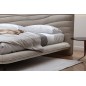 Lit design en velours de luxe PRESTIGIO, avec sommier à lattes offert, BEIGE, 180x200 Lit design en velours de luxe PRESTIGIO, avec sommier à lattes offert, BEIGE, 180x200