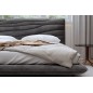 Lit design en velours de luxe PRESTIGIO, avec sommier à lattes offert, gris foncé, 140x200 Lit design en velours de luxe PRESTIGIO, avec sommier à lattes offert, gris foncé, 140x200