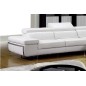Canapé d'angle, en cuir italien 5/6 places GUCI, blanc, angle droit Canapé d'angle, en cuir italien 5/6 places GUCI, blanc, angle droit