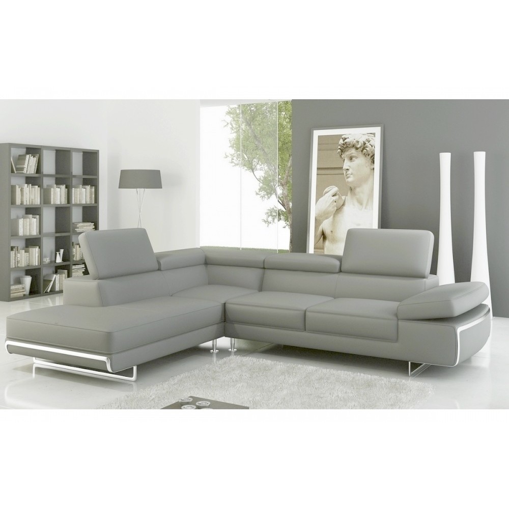 Canapé d'angle, en cuir italien 5/6 places GUCI, gris clair angle gauche Canapé d'angle, en cuir italien 5/6 places GUCI, gris clair angle gauche