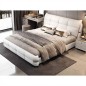Lit design en cuir italien luxe VARESI avec sommier à lattes inclus, blanc Lit design en cuir italien luxe VARESI avec sommier à lattes inclus, blanc