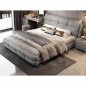 Lit design en cuir italien luxe VARESI avec sommier à lattes inclus, gris clair Lit design en cuir italien luxe VARESI avec sommier à lattes inclus, gris clair