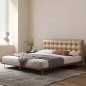 Lit design en cuir italien luxe LIVINO avec sommier à lattes inclus, beige Lit design en cuir italien luxe LIVINO avec sommier à lattes inclus, beige