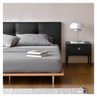 lit en cuir  Lit frêne 140 à 180 cm, tête de lit noire matelassée | Mobilier Privé