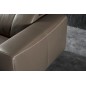 Canapé d'angle relax en cuir de buffle italien de luxe avec 2 relax électriques, 7/8 places, MONTE CARLO, couleur moka, angle ga Canapé d'angle relax en cuir de buffle italien de luxe avec 2 relax électriques, 7/8 places, MONTE CARLO, couleur moka, angle ga