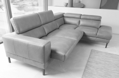 canapé d'angle en 100% tout cuir italien de luxe 5/6 places naya, assise électrique qui coulisse, gris clair, angle droit