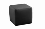 un pouf carré en cuir, noir