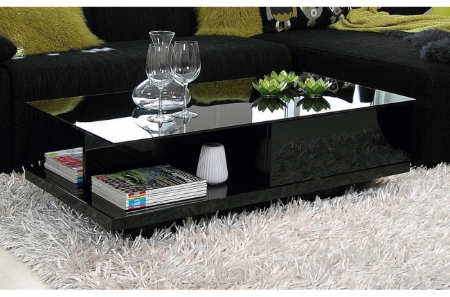 table basse design, noir brillant, plateau de verre foncé, cindy