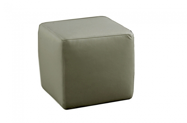 un pouf carré en cuir, blanc