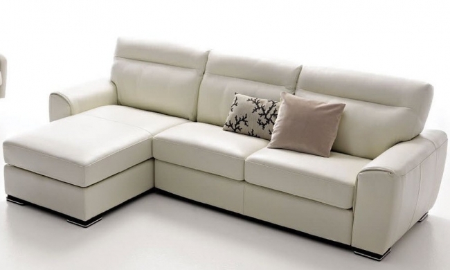 canapé d'angle venturi en cuir haut de gamme italien vachette vénésetti. cuir prestige luxe blanc n°781. méridienne à gauche vu de face. canapé d'angle venturi en cuir haut de gamme italien vachette vénésetti. cuir prestige luxe blanc n°781. méridienne à gauche vu de face.